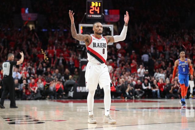 Damian Lillard Oklahoma City Thunder'ı yıktı