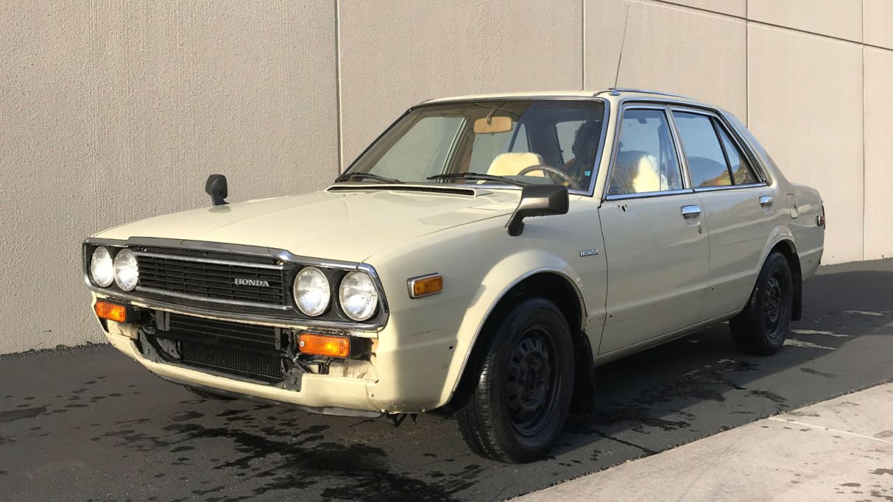 tesla-destekli-1981-honda-accord-sdn-01.jpg