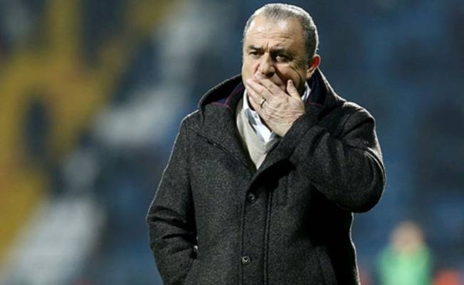 Fatih Terim masaya yumruğunu vurdu!