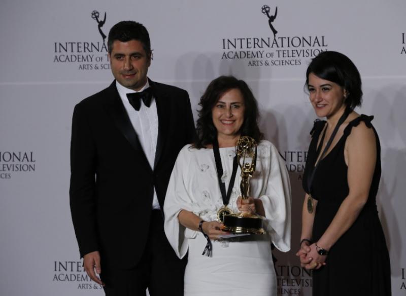 Hilal Saral Emmy Ödülü Ay Yapım.jpg